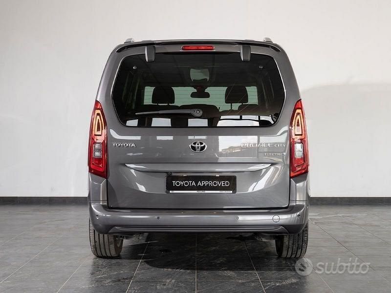 Usata Toyota Proace Verso City 100 kW (136 CV) 2022 Grigio Station wagon