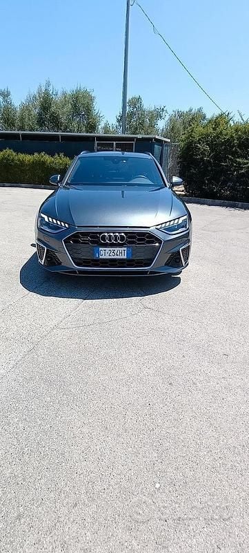 Usata Audi A4 S-Line 218 CV (160 kW) 2024 Grigio Station wagon