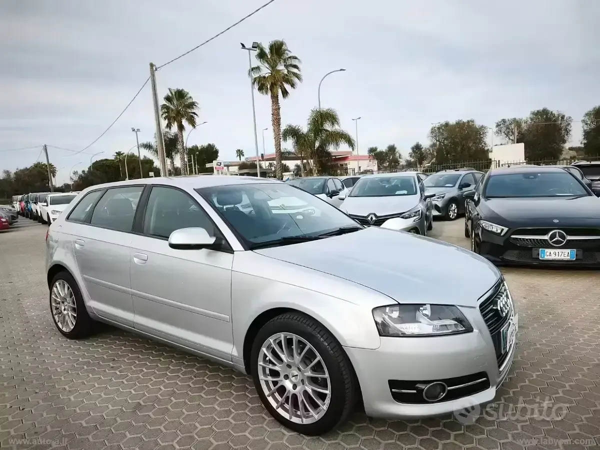 Usata Audi A3 Ambition 105 CV (77 kW) 2010 Grigio Utilitaria