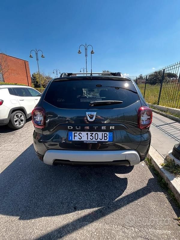 Usata Dacia Duster Prestige 116 CV (85 kW) 2018 Grigio SUV