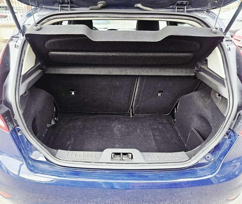 Usata Ford Fiesta Titanium 75 CV (55 kW) 2015 Blu Berlina