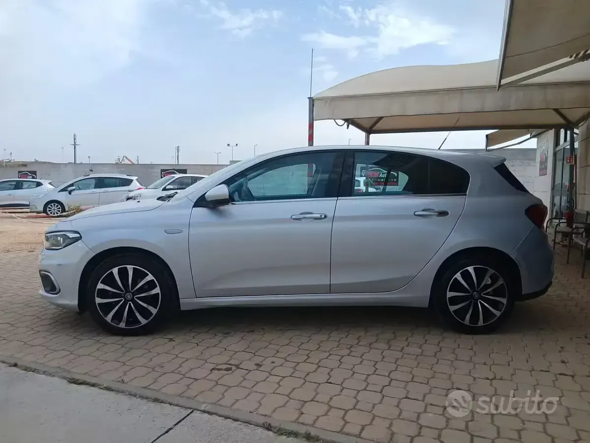 Usata Fiat Tipo 120 CV (88 kW) 2017 Grigio Berlina
