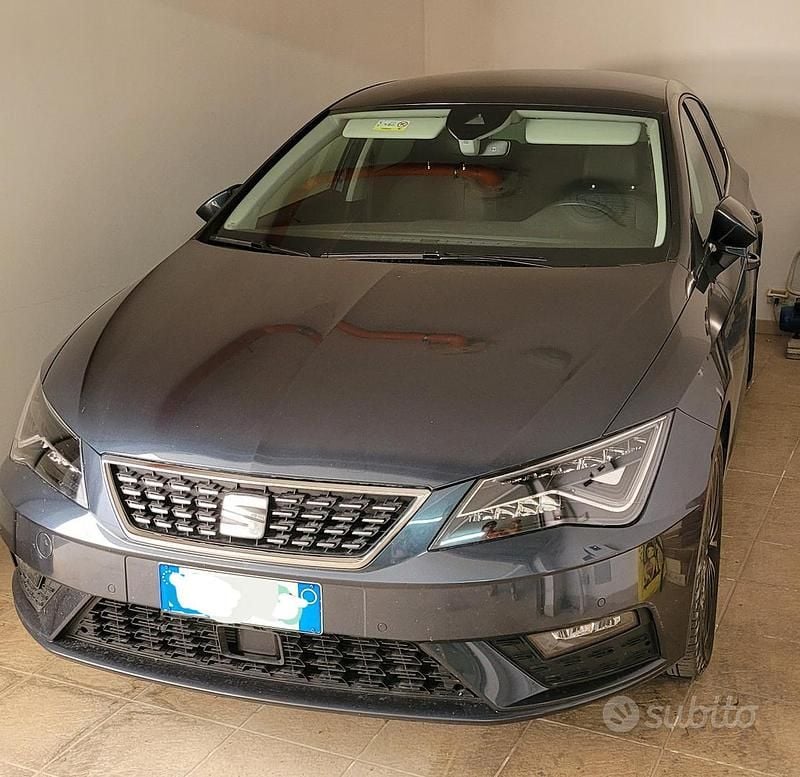 Usata Seat Leon XCELLENCE 131 CV (96 kW) 2019 Grigio Berlina
