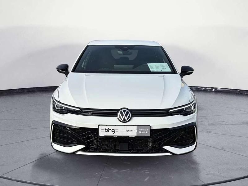 Usata VW Golf VIII R-line 150 CV (110 kW) 2025 Bianco Utilitaria