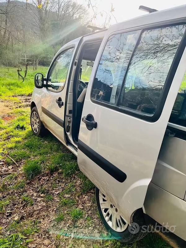 Usata Fiat Doblò 120 CV (88 kW) 2009 Monovolume