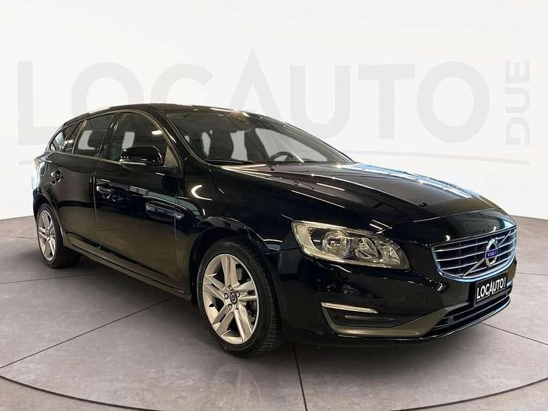 Käytetty Volvo V60 Kinetic 181 HP (133 kW) 2014 Musta Farmari