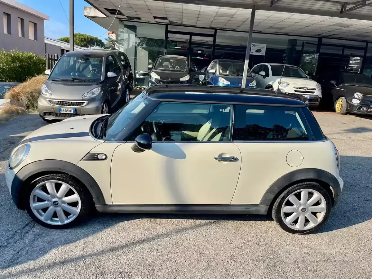Usata Mini Cooper D 109 CV (80 kW) 2007 Bianco Utilitaria