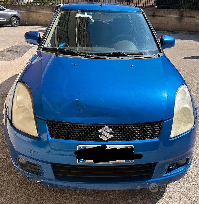 Blu Usata 2005 Suzuki Swift Due volumi | 800 € (Super prezzo) - Immagine 1/4
