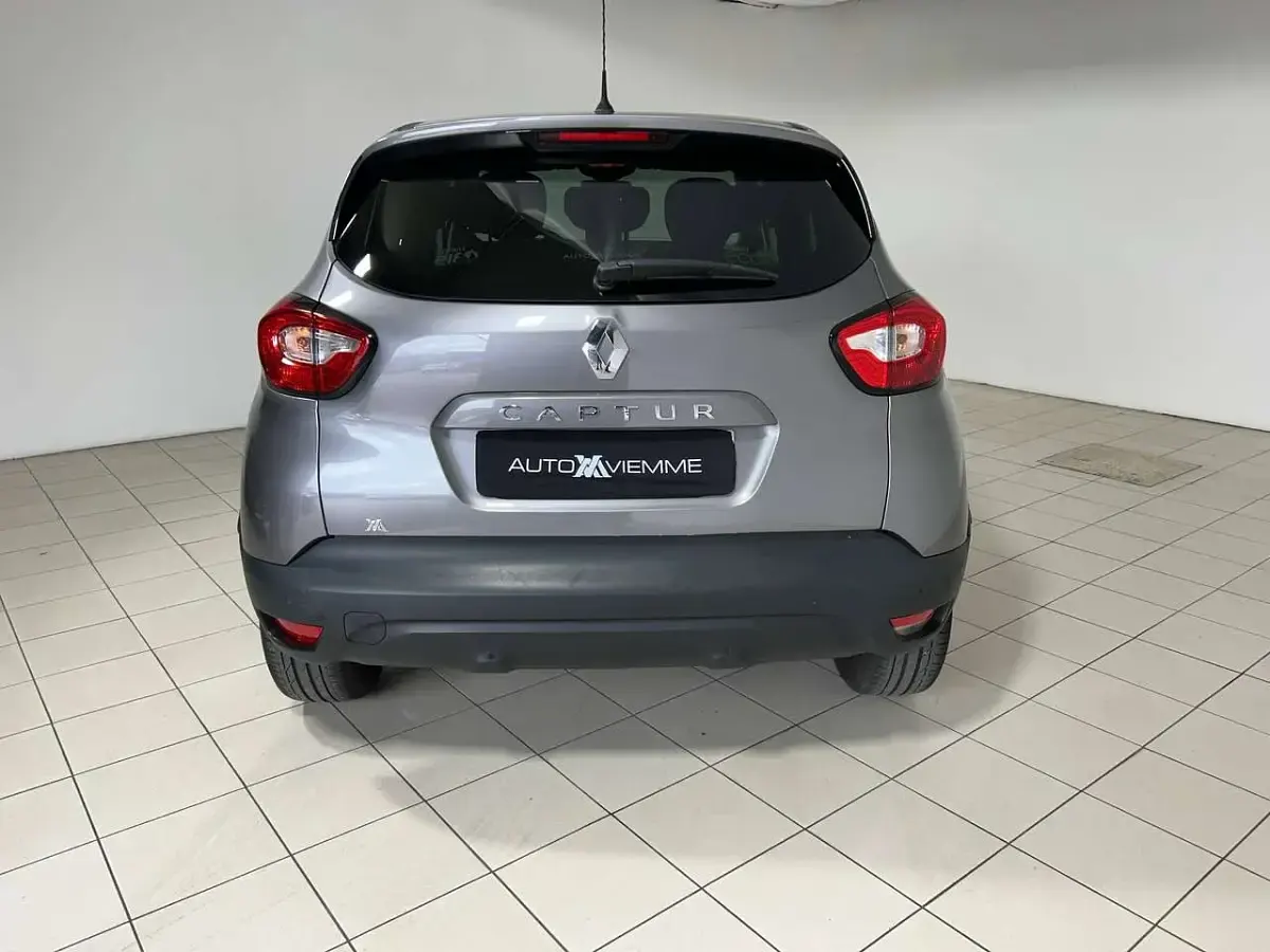 Usata Renault Captur 90 CV (66 kW) 2013 Grigio SUV