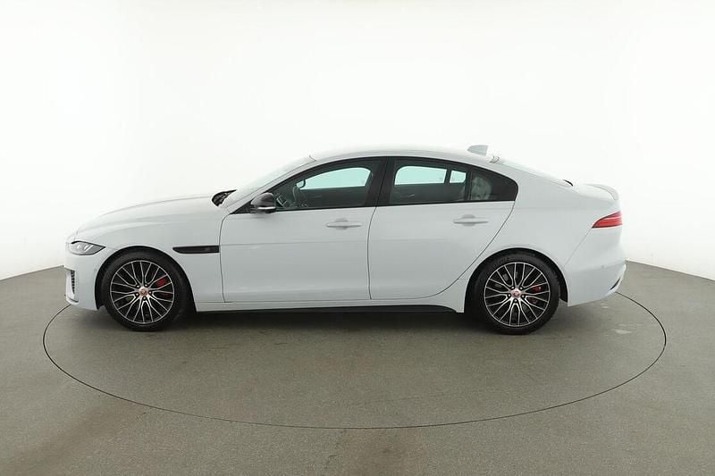 Usata Jaguar XE R-Dynamic 204 CV (150 kW) 2021 Bianco Berlina