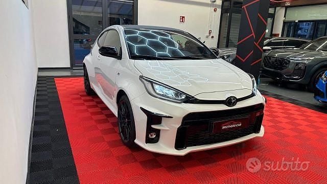 Usata Toyota Yaris 261 CV (191 kW) 2023 Bianco Utilitaria
