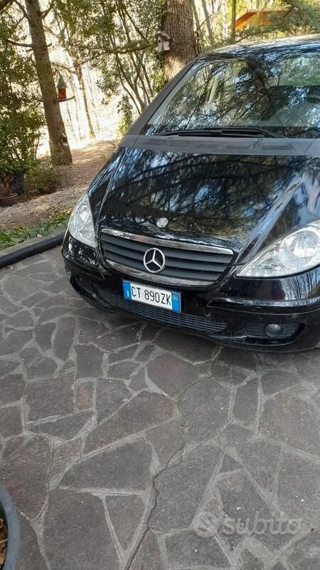 Nero Usata 2005 Mercedes A200 Tre volumi | 3500 € (Molto cara) - Immagine 1/4