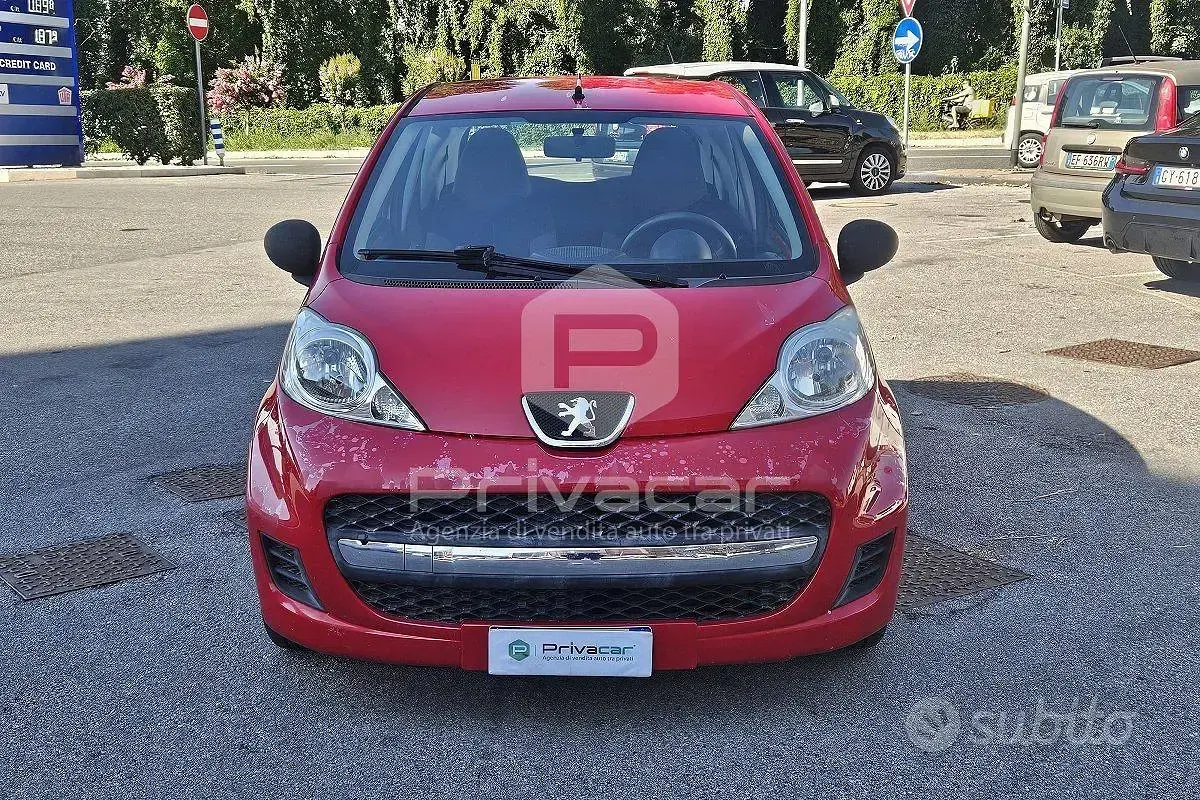 Usata Peugeot 107 68 CV (50 kW) 2010 Rosso Utilitaria
