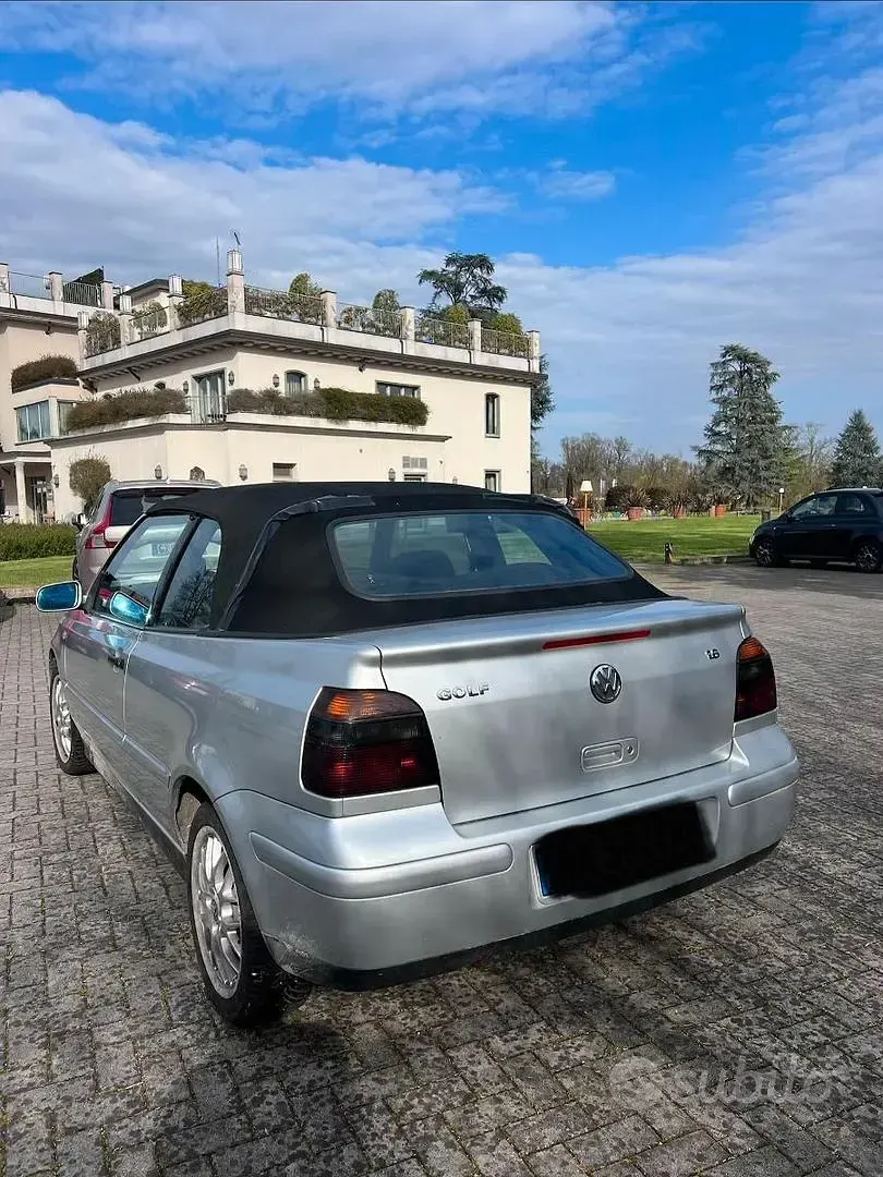 Usata VW Golf 101 CV (74 kW) 2000 Grigio Cabrio