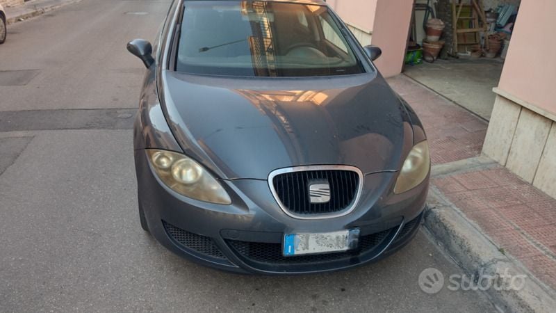 Usata Seat Leon 105 CV (77 kW) 2006 Grigio Berlina