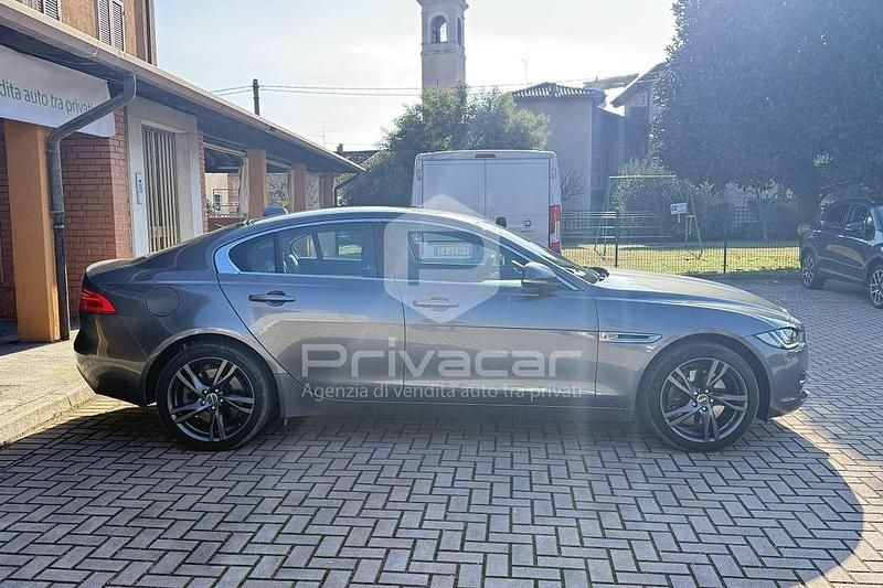 Usata Jaguar XE Pure 180 CV (132 kW) 2017 Grigio Berlina