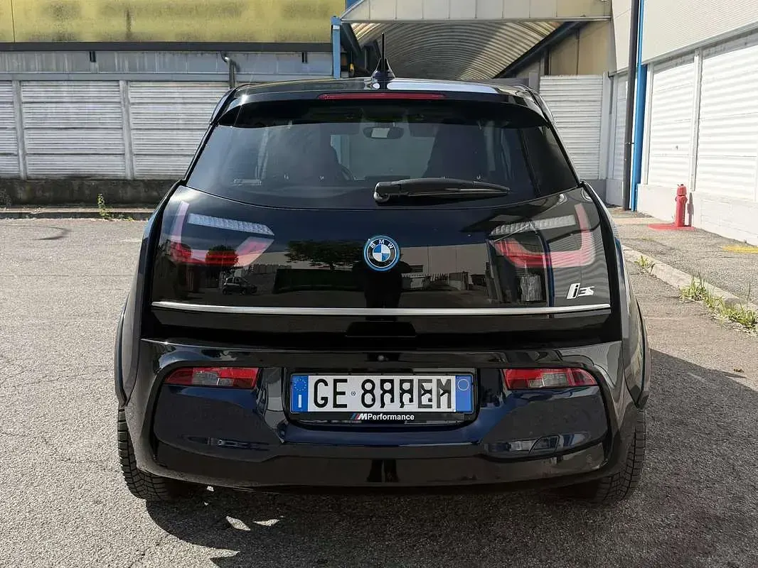 Usata BMW i3 102 CV (75 kW) 2018 Blu/azzurro Utilitaria