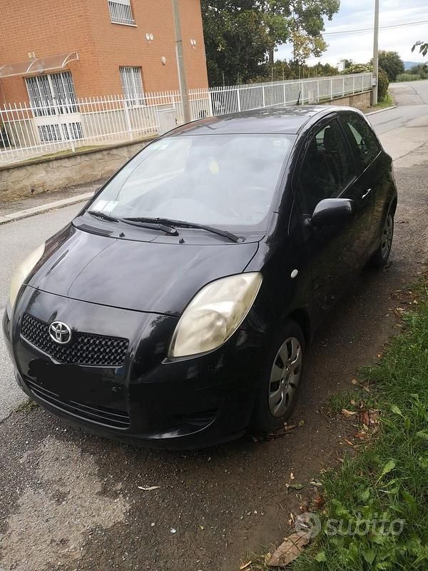 Usata Toyota Yaris 69 CV (50 kW) 2008 Nero Utilitaria