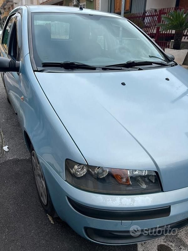 Usata Fiat Punto 80 CV (58 kW) 2001 Blu Utilitaria