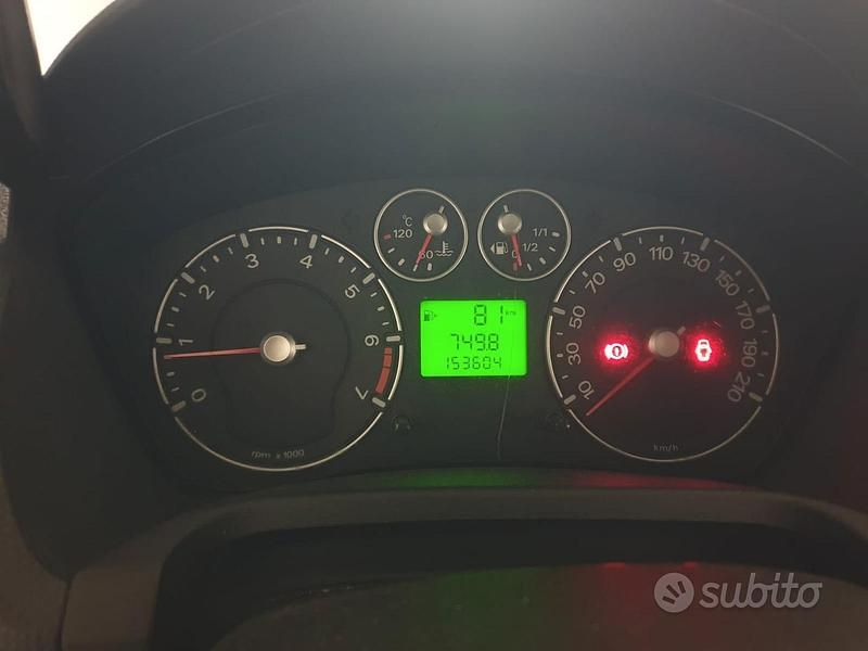 Usata Ford Fiesta 49 CV (36 kW) 2007 Grigio Utilitaria