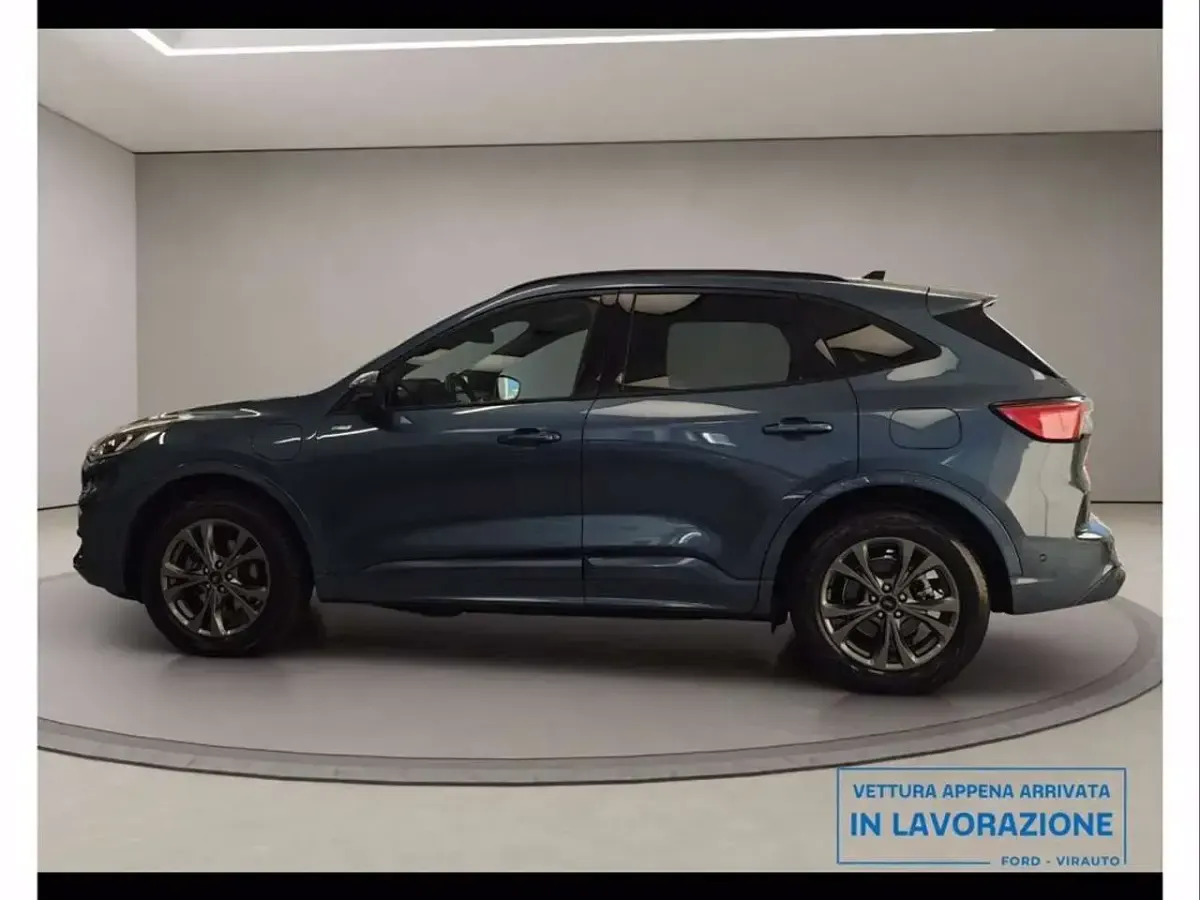 Usata Ford Kuga ST-Line 224 CV (164 kW) 2023 Chrome blue SUV