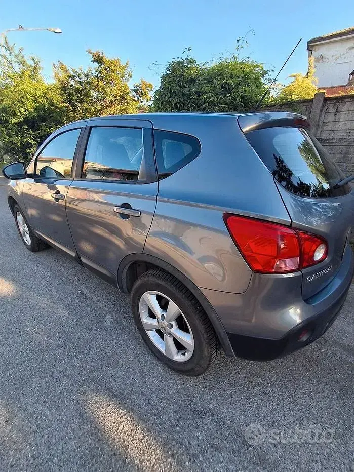 Usata Nissan Qashqai 106 CV (77 kW) 2010 Grigio SUV
