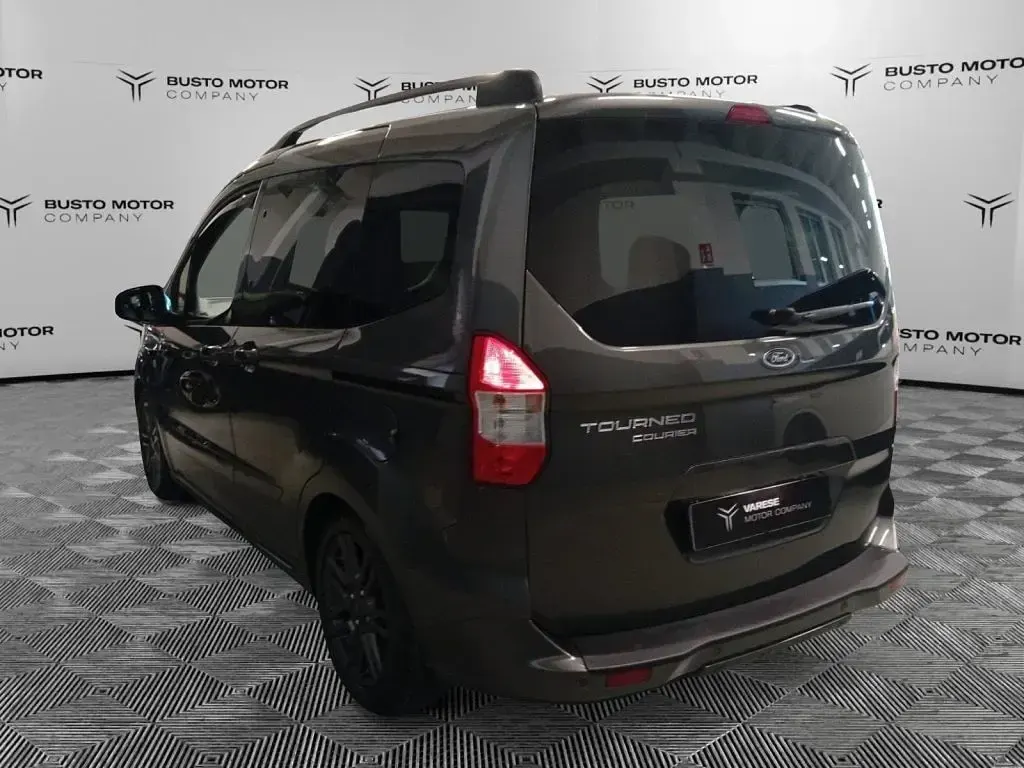 Usata Ford Courier Sport 101 CV (74 kW) 2019 Grigio scuro / metallizzato Monovolume