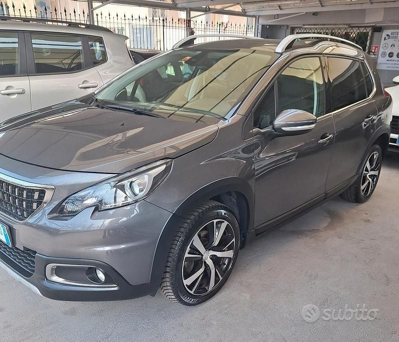 Usata Peugeot 2008 Allure 102 CV (75 kW) 2019 Grigio SUV