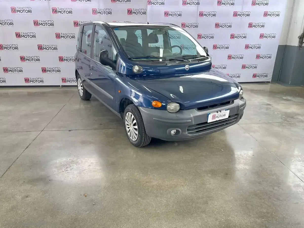 Usata Fiat Multipla 103 CV (75 kW) 2001 Blu/azzurro Monovolume
