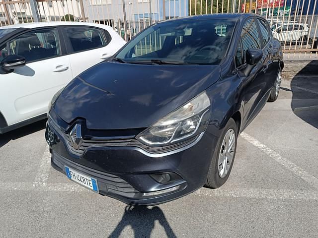 Usata Renault Clio IV Intens 75 CV (55 kW) 2017 Grigio(met.) Berlina