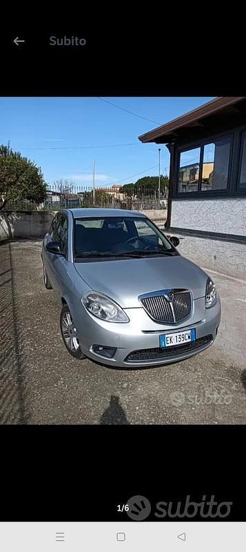 Usata Lancia Ypsilon 75 CV (55 kW) 2011 Grigio Utilitaria