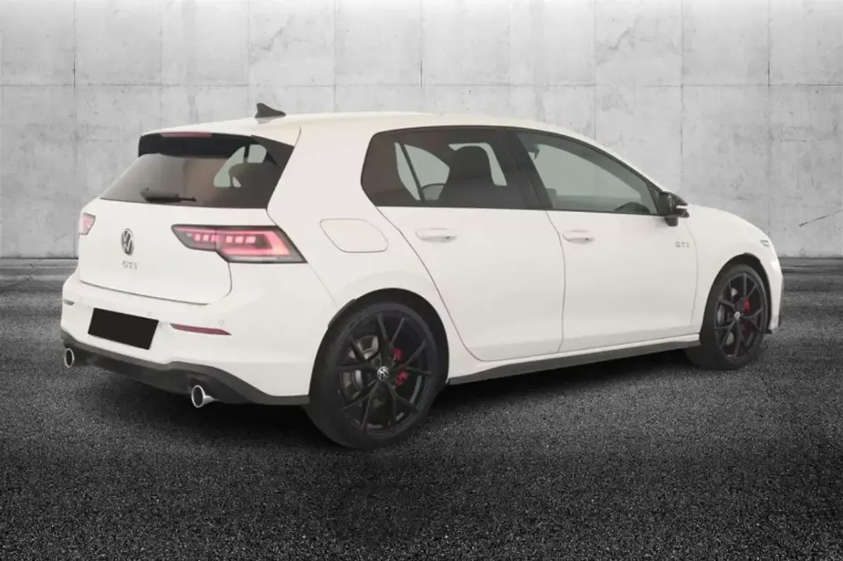 Usata VW Golf VIII GTI 265 CV (194 kW) 2024 Bianco Berlina