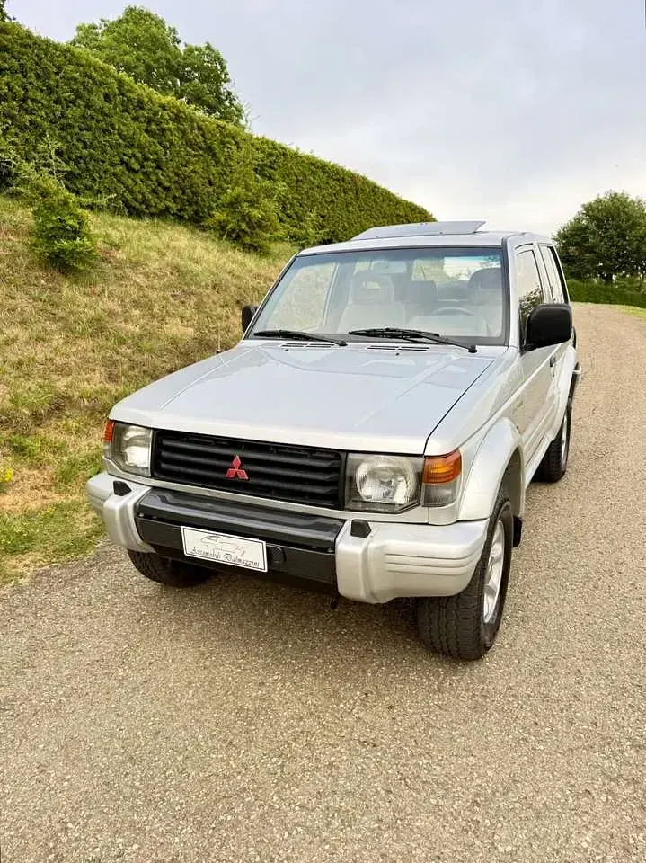 Usata Mitsubishi Pajero Select 99 CV (72 kW) 1992 Grigio SUV