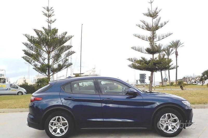 Usata Alfa Romeo Stelvio 190 CV (139 kW) 2020 Blu SUV