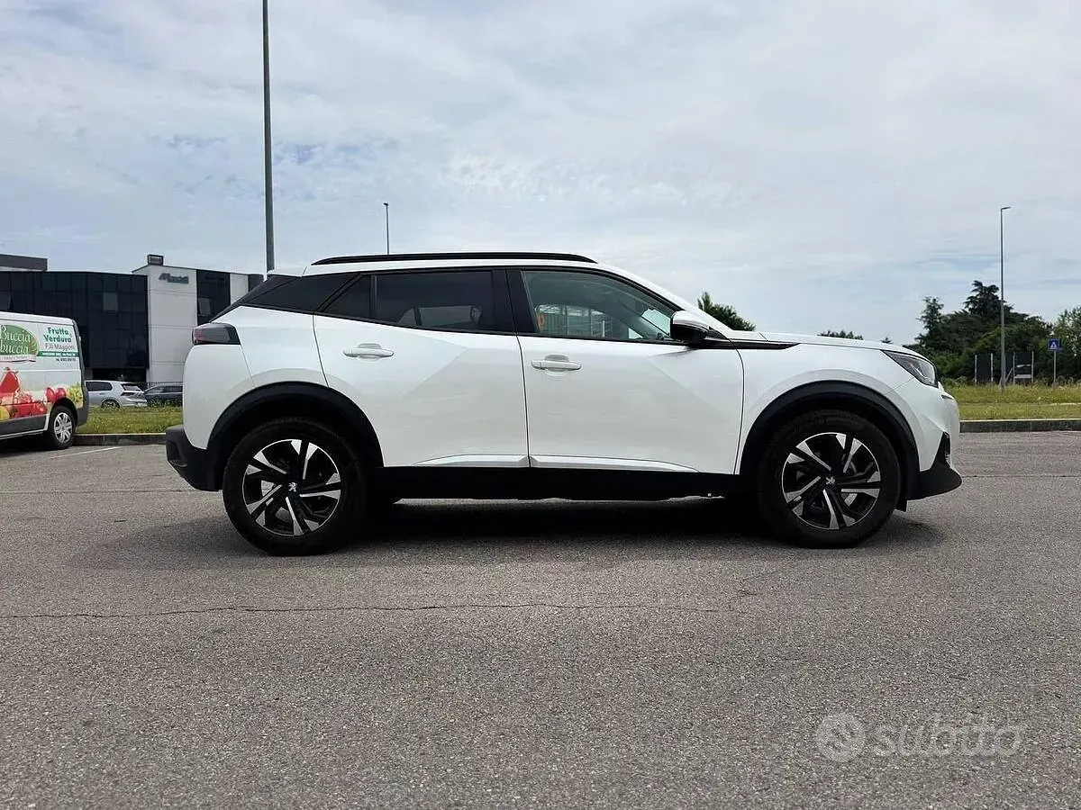 Usata Peugeot 2008 Allure 131 CV (96 kW) 2021 Bianco SUV