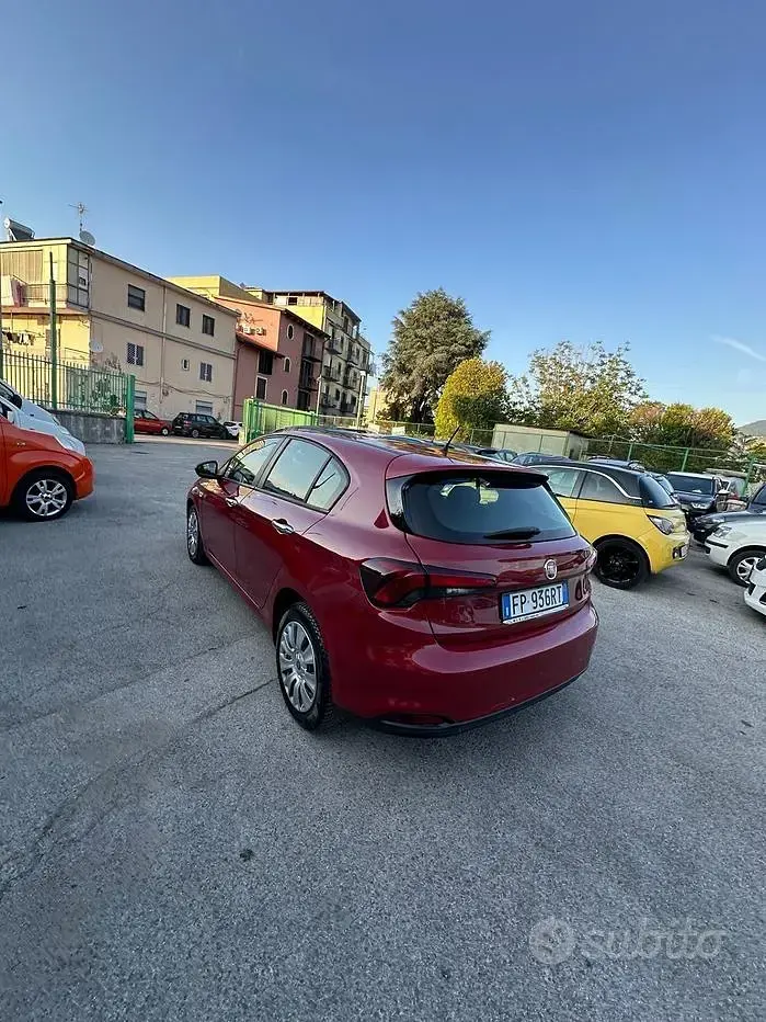 Usata Fiat Tipo Easy 120 CV (88 kW) 2016 Rosso Berlina