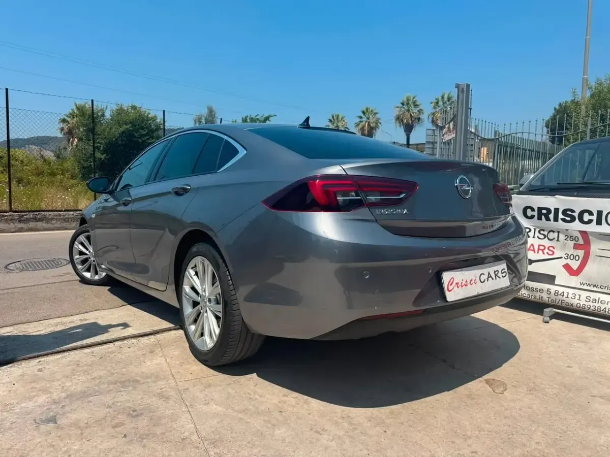 Usata Opel Insignia Sport 122 CV (89 kW) 2022 Argento Berlina