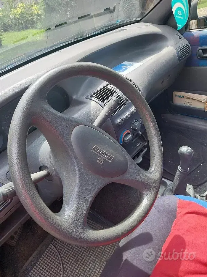 Usata Fiat Punto 105 CV (77 kW) 1999 Bluazzurro Utilitaria