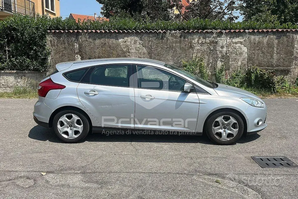 Usata Ford Focus 95 CV (69 kW) 2014 Grigio Utilitaria