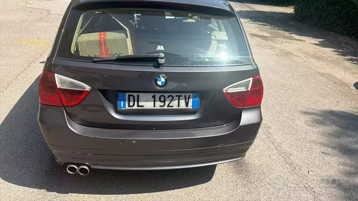 Usata BMW 330 231 CV (169 kW) 2008 Grigio Station wagon