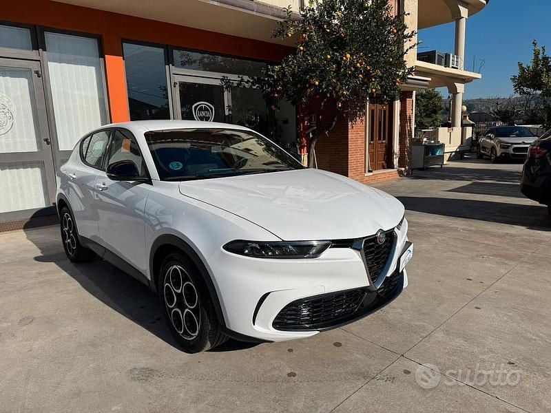 Usata Alfa Romeo Tonale Super 130 CV (95 kW) 2023 Bianco SUV