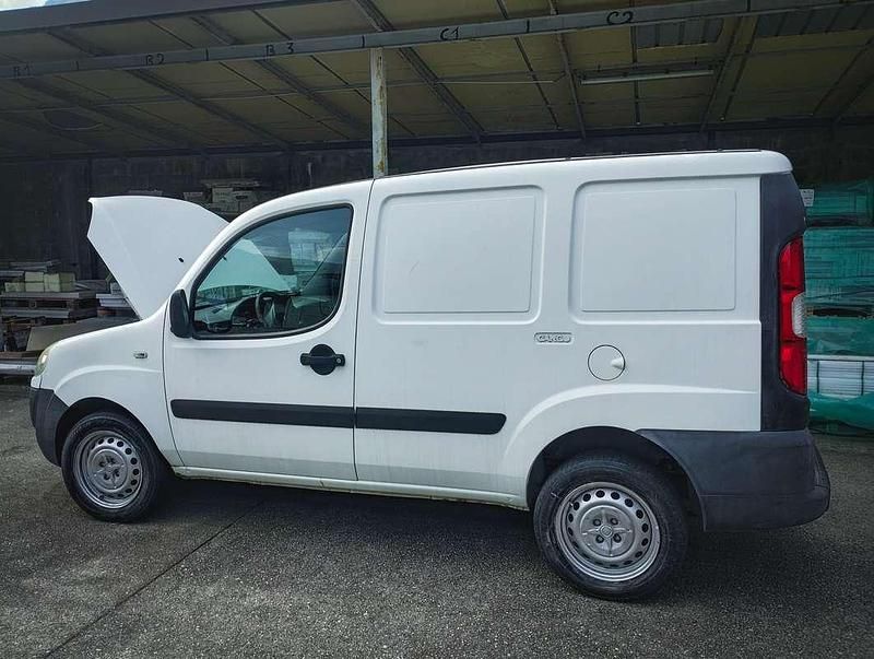 Usata Fiat Doblò 69 CV (50 kW) 2005 Bianco Monovolume