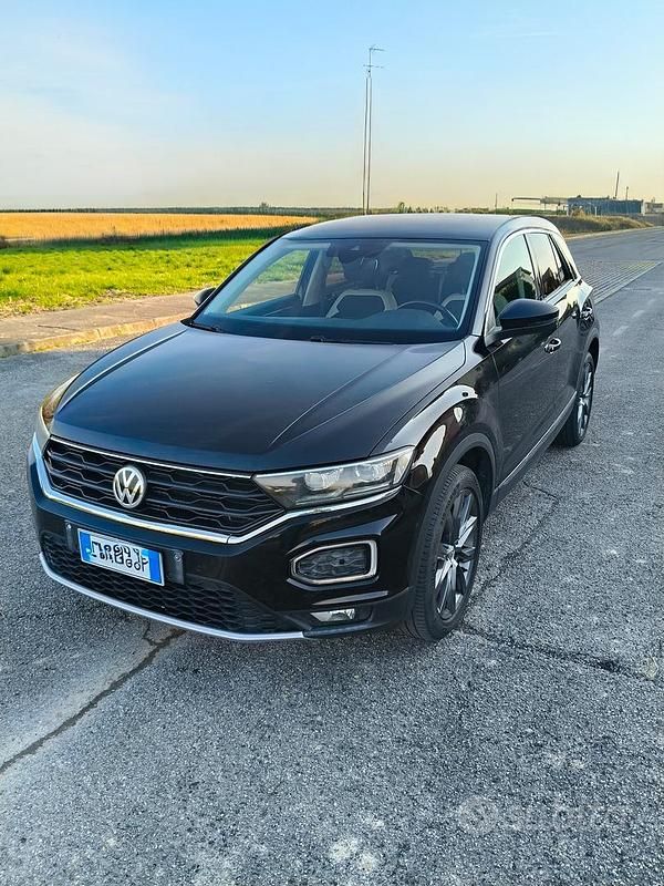 Usata VW T-Roc Advance 150 CV (110 kW) 2018 Nero SUV