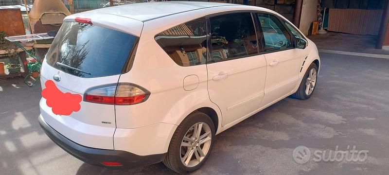 Gebraucht Ford S-MAX 140 PS (102 kW) 2010 Weiß Van / Kleinbus