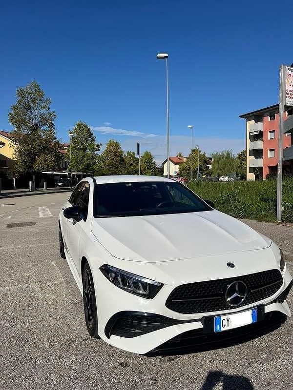 Usata 2023 Mercedes A200 AMG Line Premium Berlina | 33.250 € (Cara) - Immagine 1/4