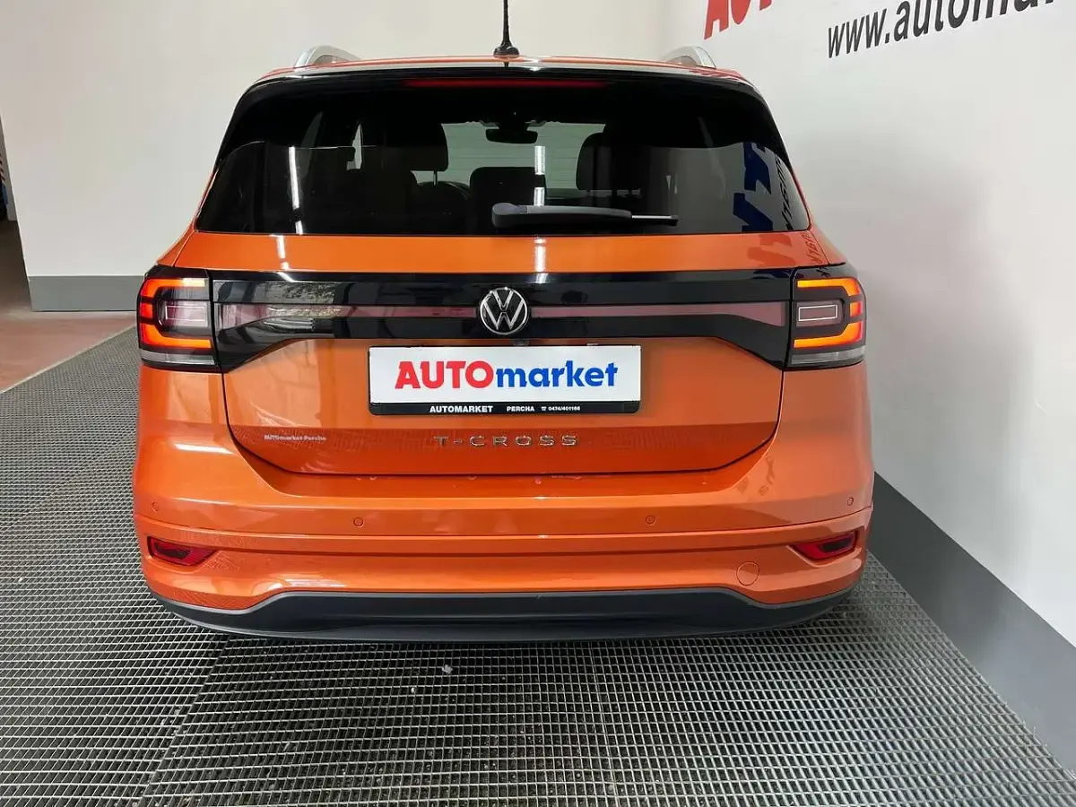 Usata VW T-Cross R-line 110 CV (80 kW) 2022 Arancione SUV
