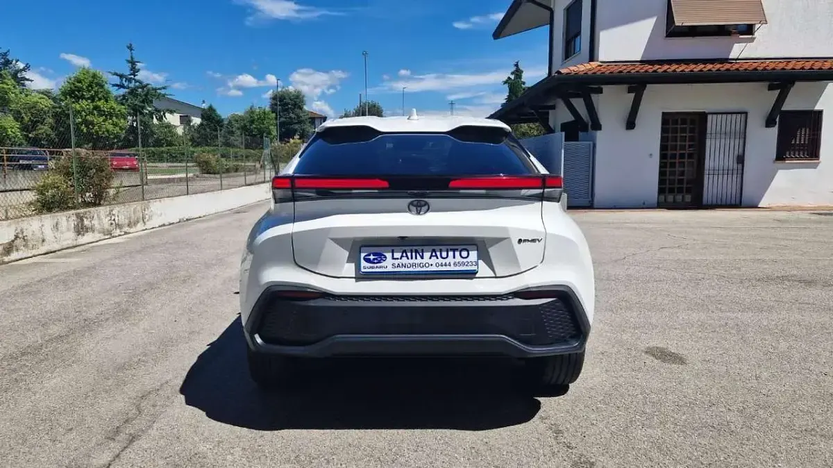Usata Toyota C-HR Eco 152 CV (111 kW) 2025 Bianco SUV