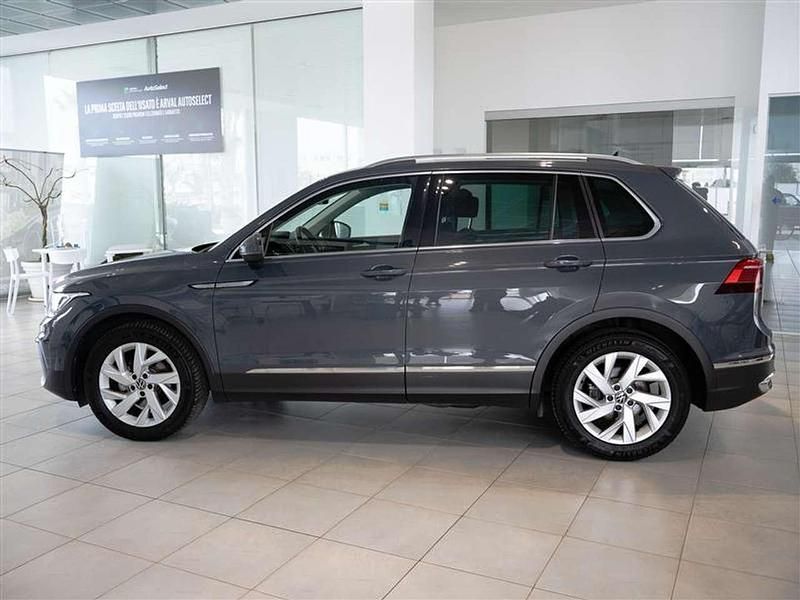 Usata VW Tiguan Elegance 150 CV (110 kW) 2021 Grigio scuro SUV