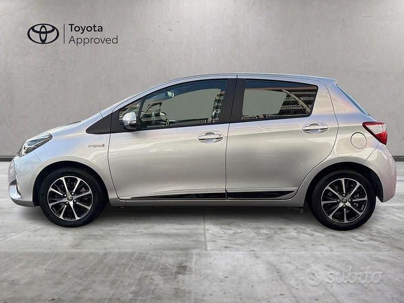 Usata Toyota Yaris Hybrid Active 2018 Grigio Berlina