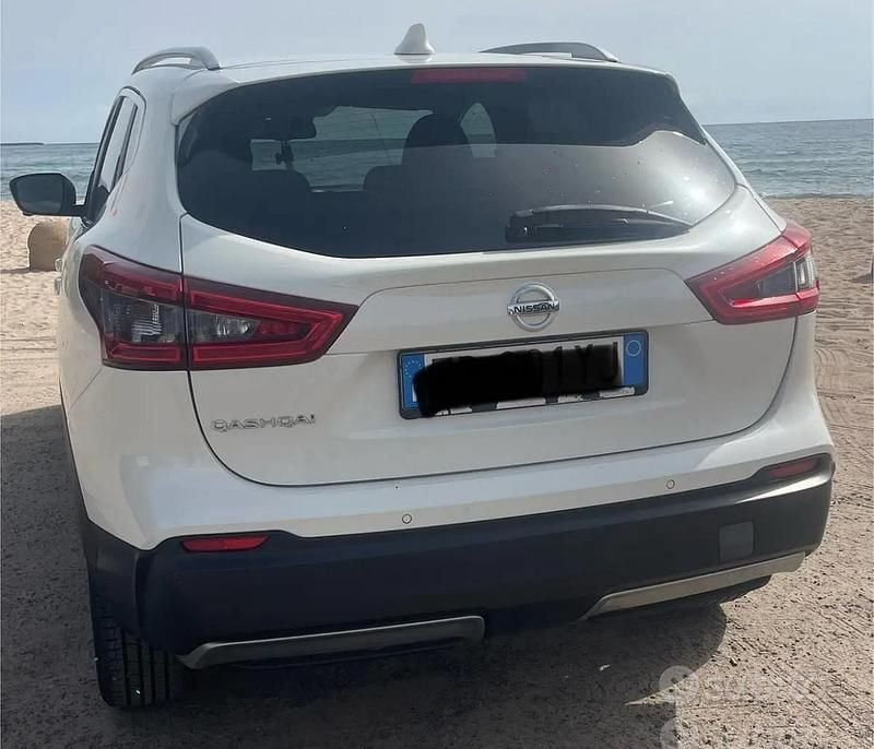 Usata Nissan Qashqai N-Connecta 110 CV (80 kW) 2018 Bianco SUV